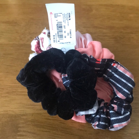 NWT SO. Scrunchies - Picture 2 of 4